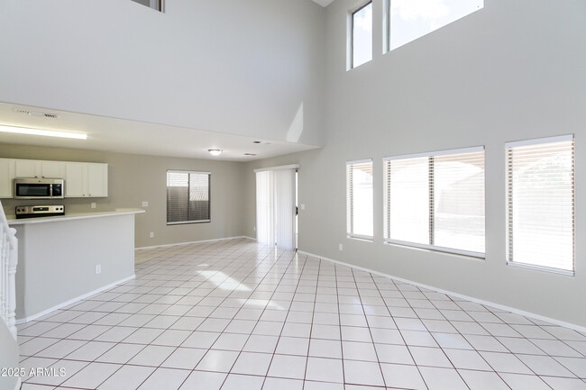 Building Photo - 11221 W Mountain View Dr