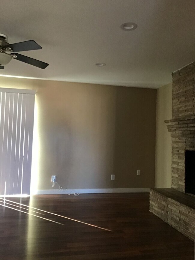 Building Photo - 1291 Creswell Dr