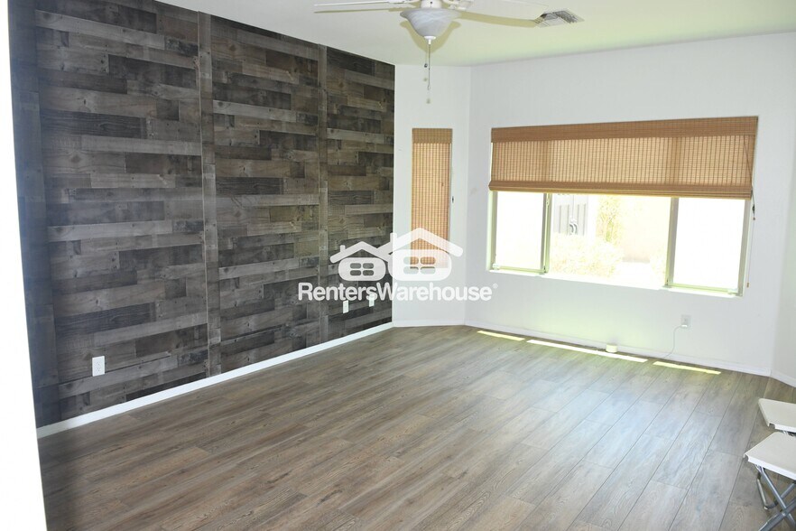 Building Photo - 10827 W Cottontail Ln