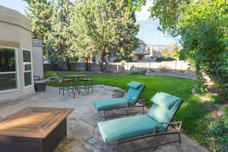 Building Photo - 9316 Tanoan Dr NE