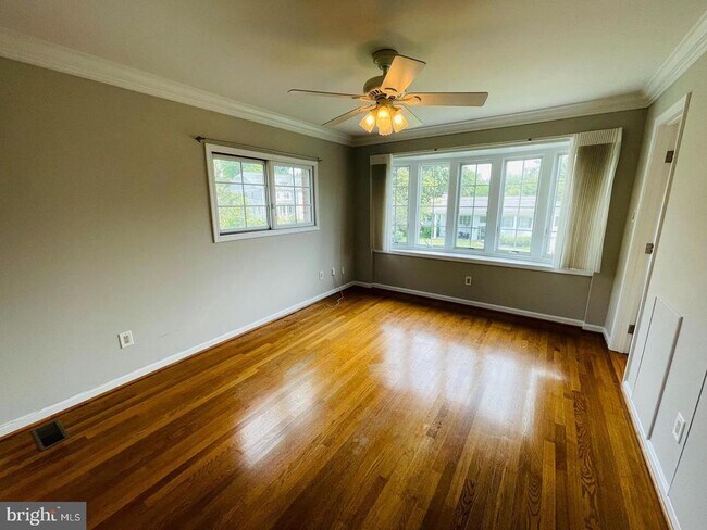 Building Photo - 7115 Warbler Ln