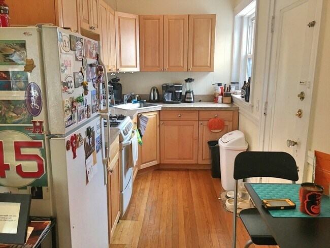 Building Photo - 592 Washington St