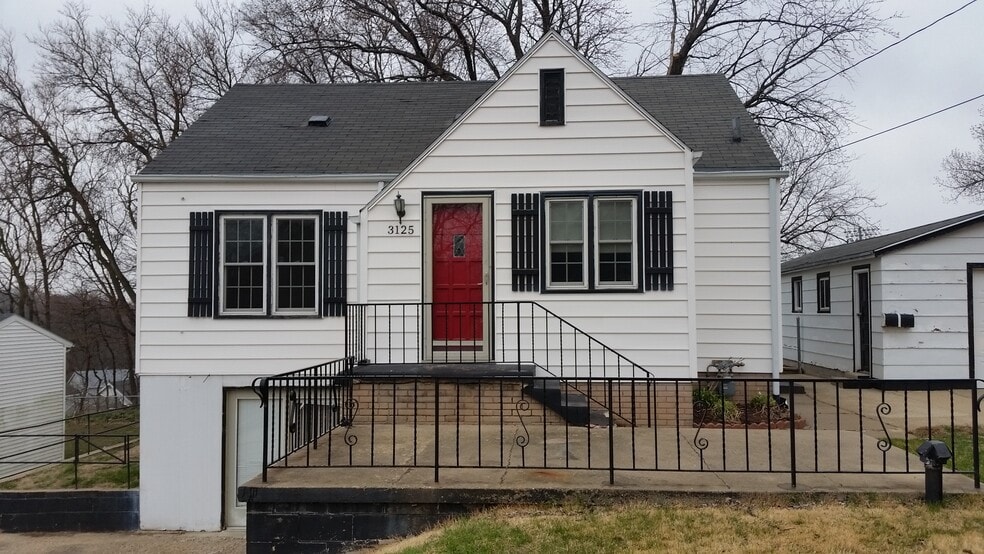 Front - 3125 Laurel Avenue