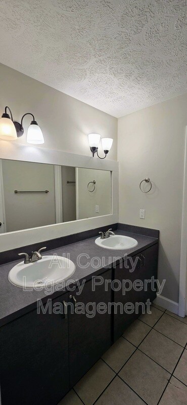 Building Photo - 505 Yargo Ln