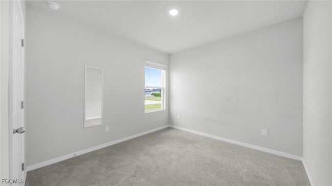 Building Photo - 1327 SE 16th Pl