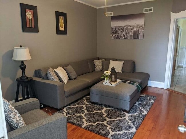 Building Photo - 2131 N Lorel Ave