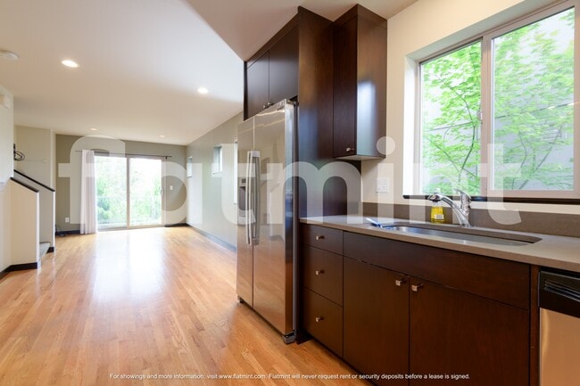 Building Photo - 1512 44th Ave SW