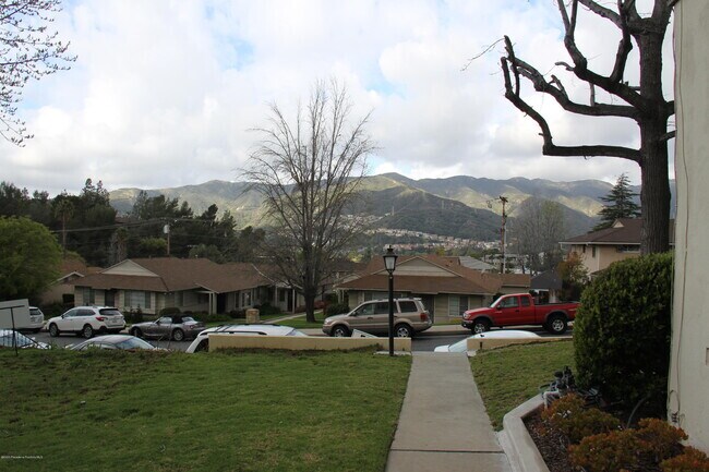 View - 3622 Stancrest Dr
