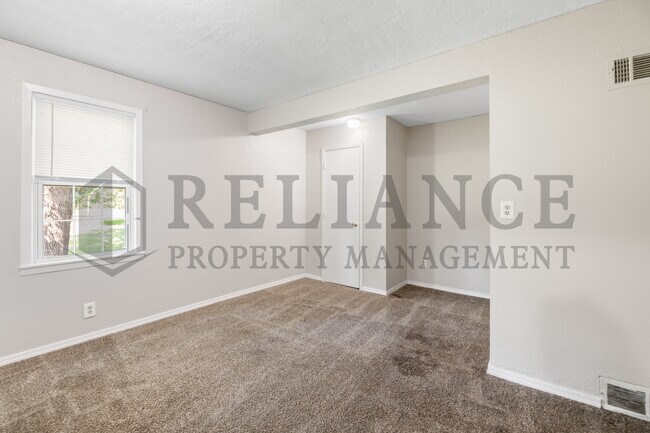 Building Photo - 902 W Wallingford St