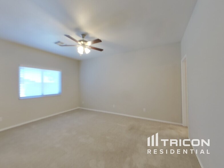 Building Photo - 962 E Cowboy Cove Trail