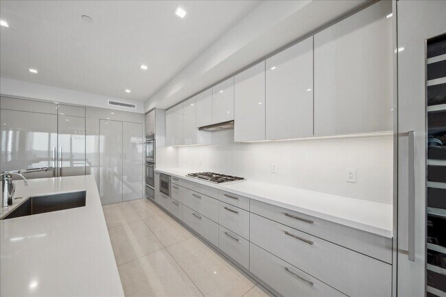 Building Photo - 5000 N Ocean Dr