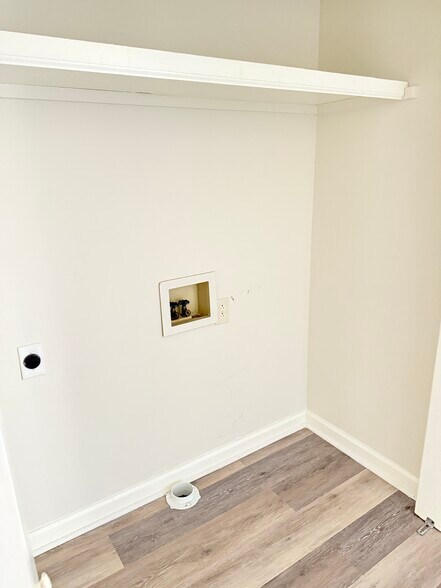 Building Photo - 1151 Alexander St