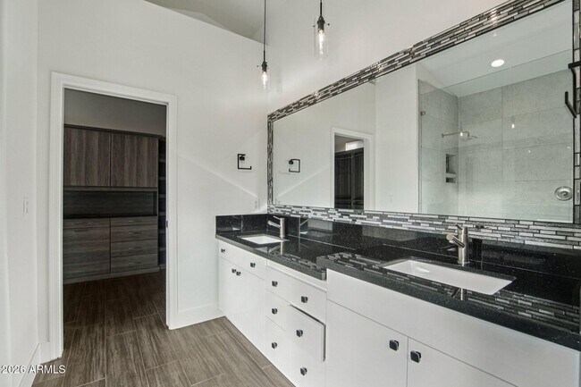 Building Photo - 6991 W Firebird Dr