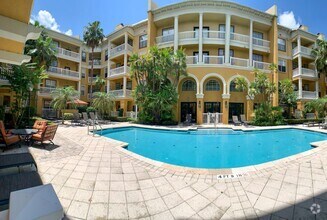 Building Photo - Available now 2bed 2bath Downtown Orlando ...