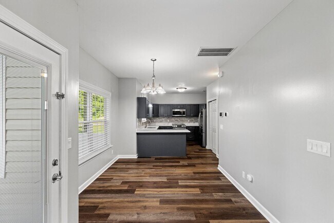 Building Photo - 4 Bedroom with Large Lot Available Now!
