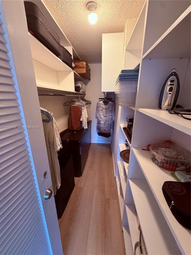 Building Photo - 1130 11th St