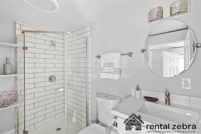 Building Photo - 1823 1/2 Delaware St