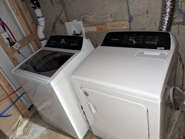 Building Photo - 5108 E Looman St