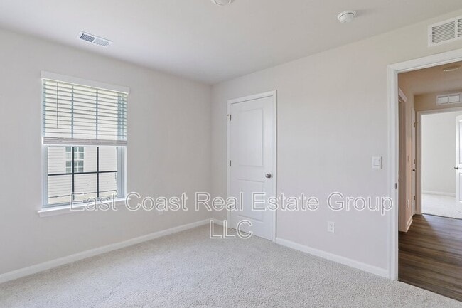 Building Photo - 266 Gumspring Dr