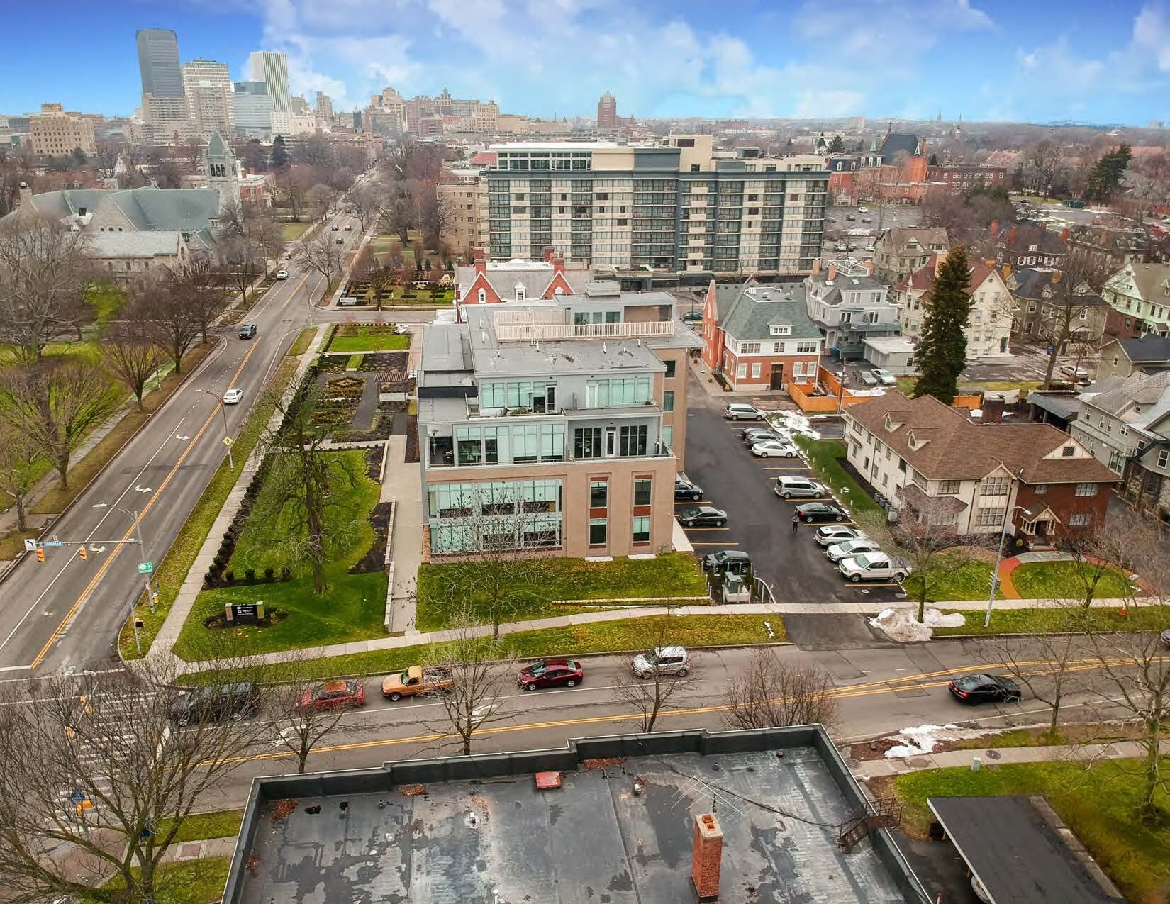 Building Photo - 600 East Ave