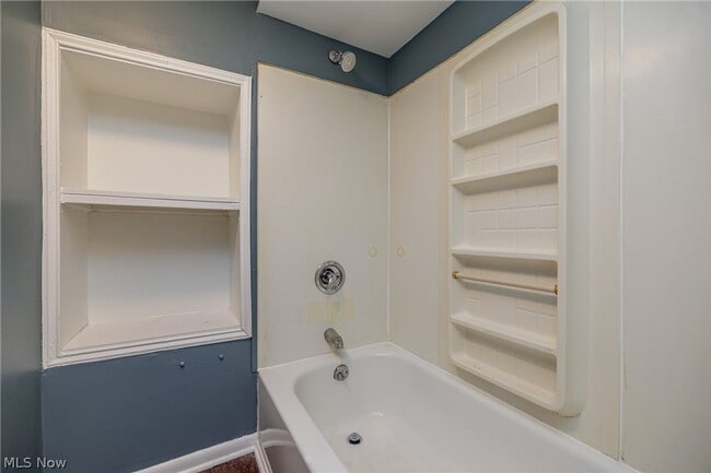 Building Photo - 228 Gates Ave