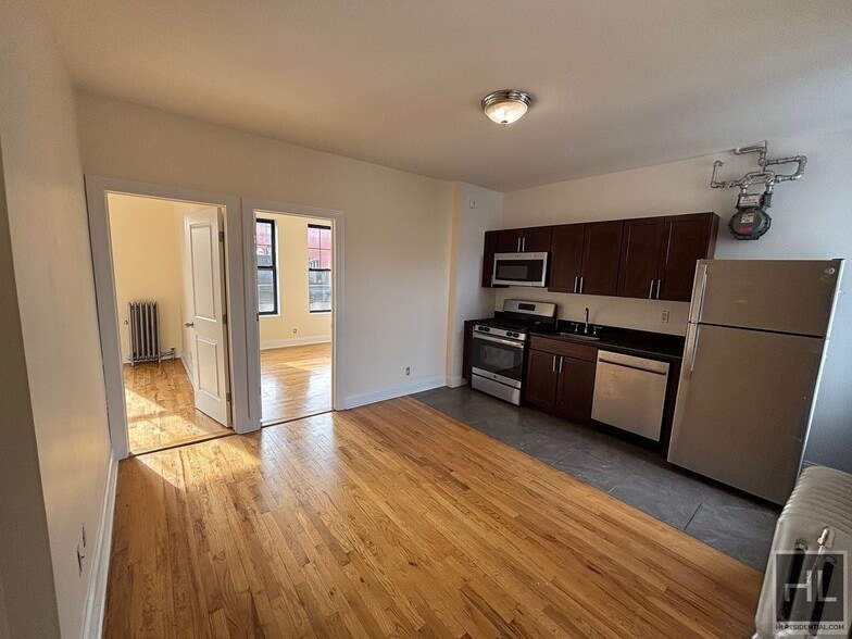 Primary Photo - West 11th Street