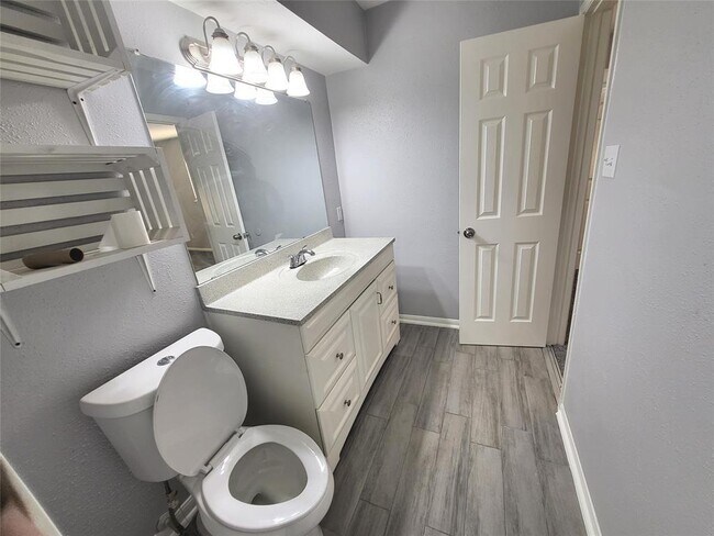 Building Photo - 14333 Memorial Dr