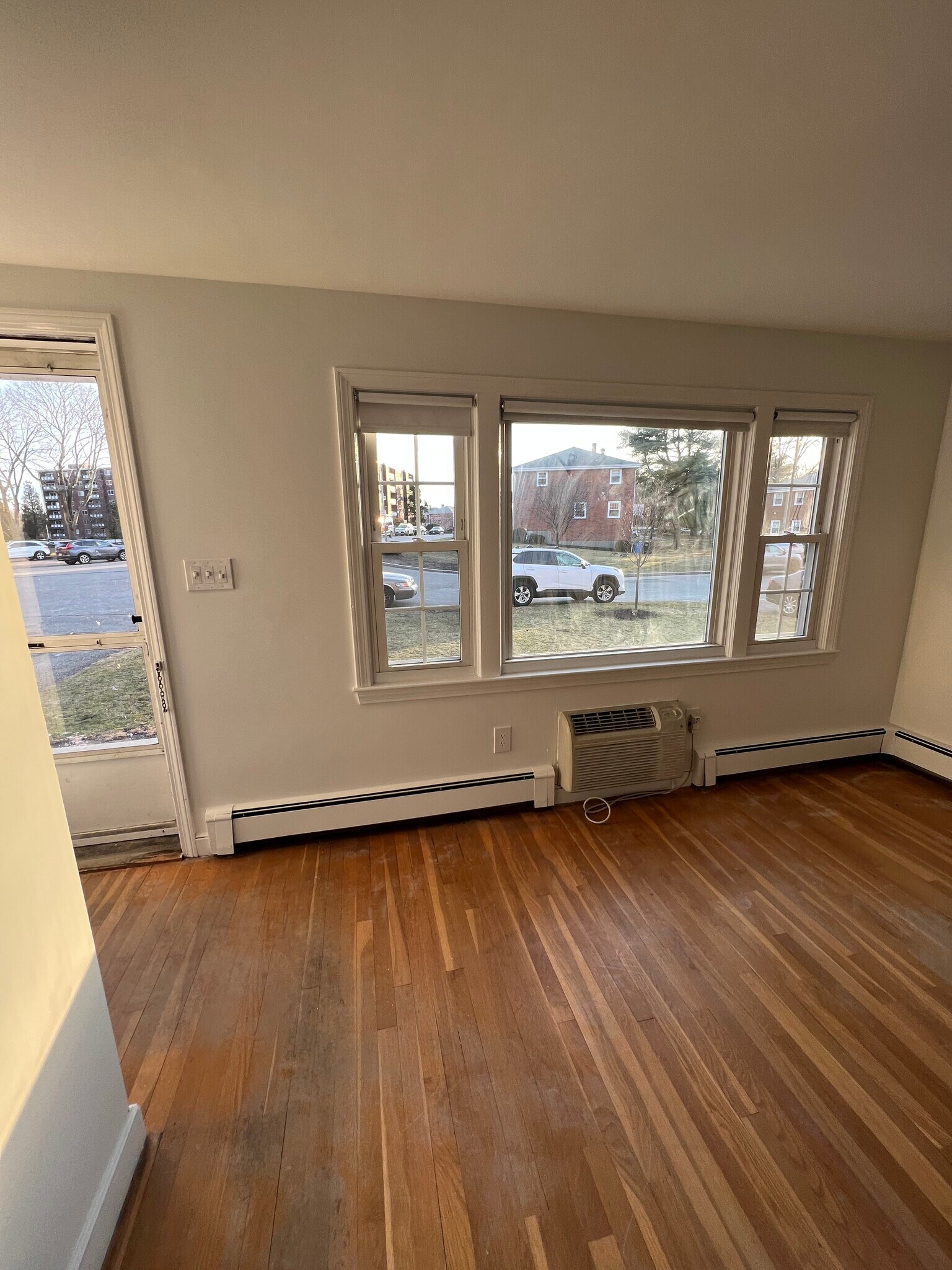 Building Photo - 80 Pond St