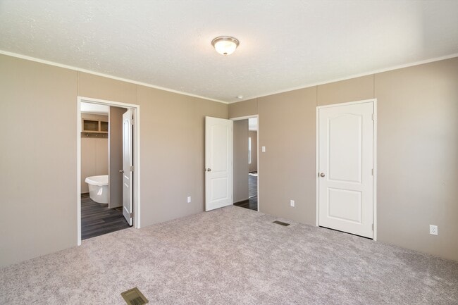 Building Photo - 456 W Outer Dr