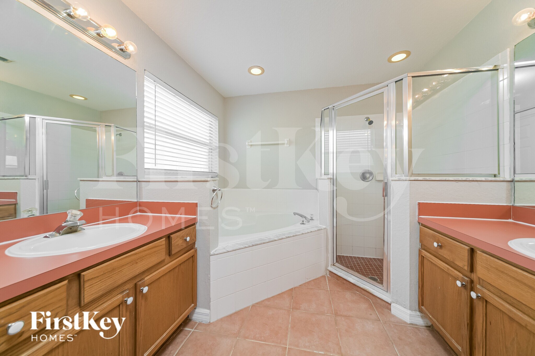 Building Photo - 301 Balmoral Ct