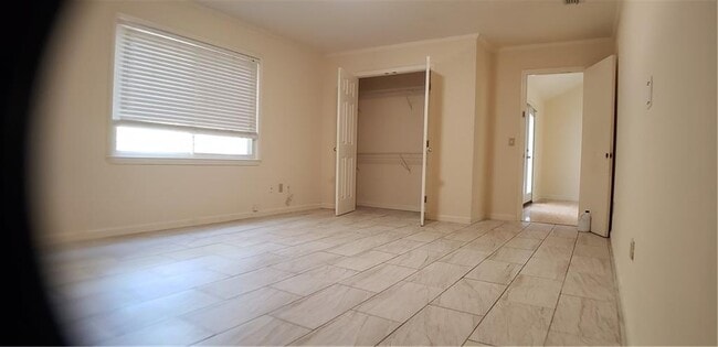 Building Photo - 4083 Deerbrook Way SW