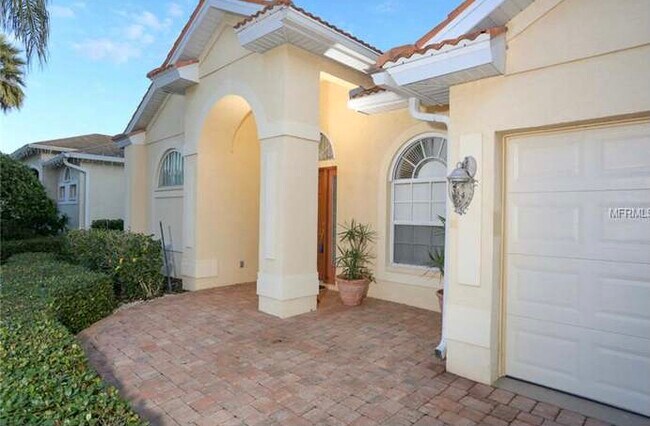 Primary Photo - 692 Shadow Bay Way