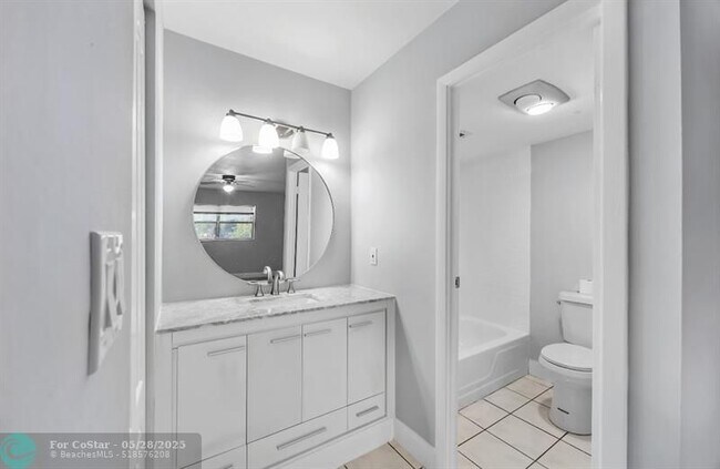 Building Photo - 6100 S Falls Cir Dr