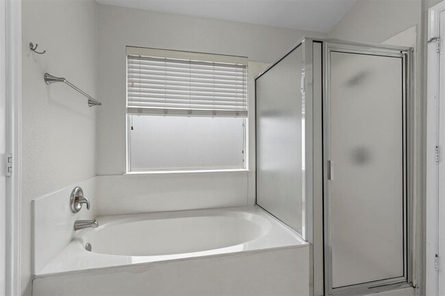 Building Photo - 14524 Ballycastle Trail