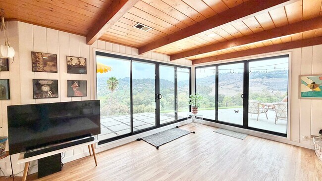 Building Photo - Beautifully Furnished & Appointed, Shorter Term Rental in the Peaceful Gird Valley area of Fallbr...