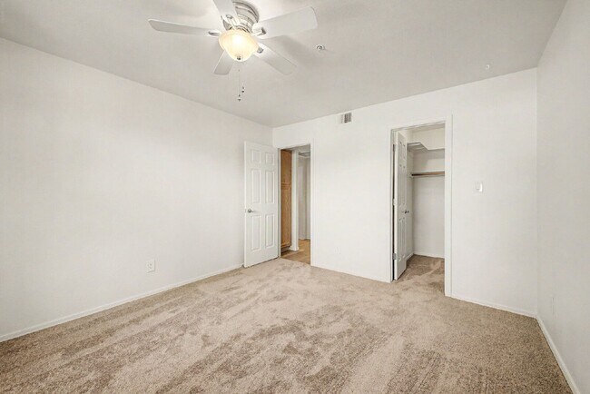 Building Photo - 6885 E Cochise Rd