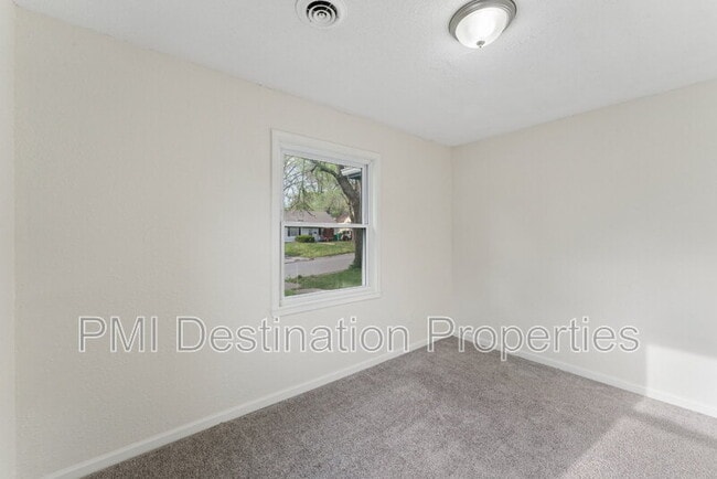 Building Photo - 5026 Locust Ave