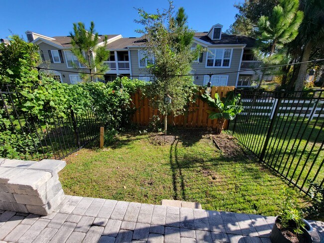 Building Photo - 7635 Legacy Trl