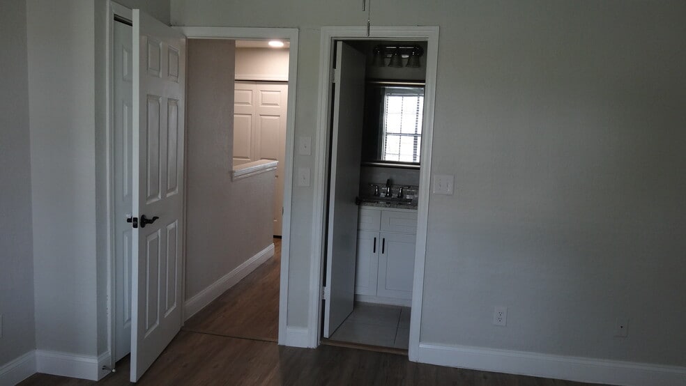 Building Photo - 4002 Brigadoon Cir