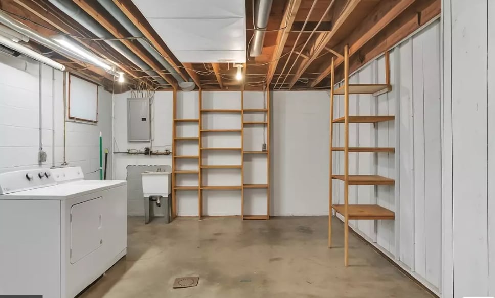 Building Photo - 4974 Longview Ct