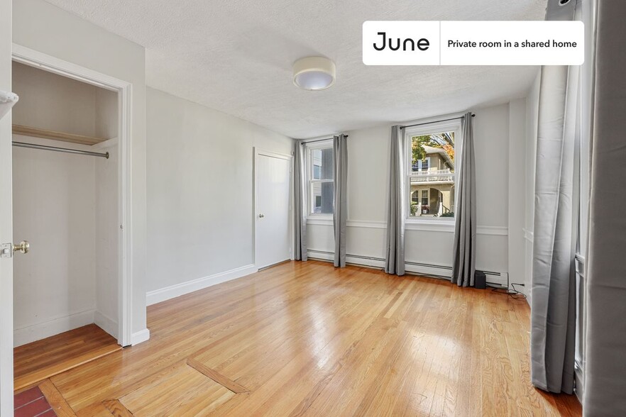 Building Photo - Private bedroom in 2 bed/1 bath Home