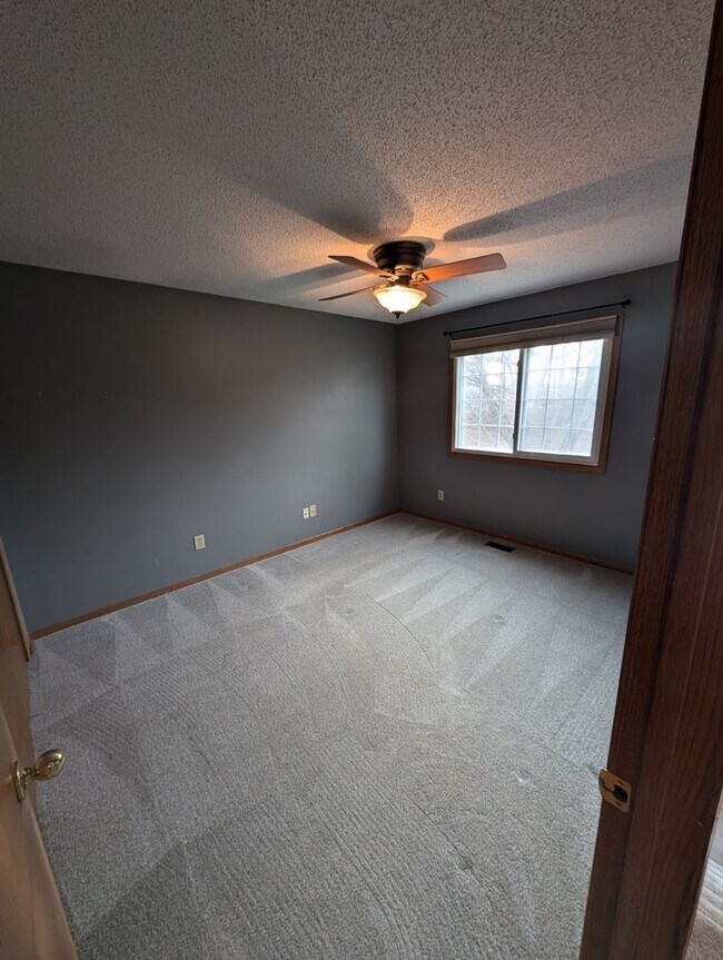 Building Photo - 2583 Bedford Ct