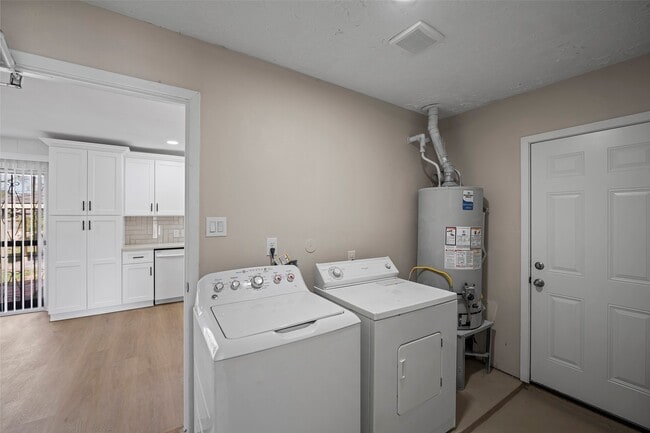 Building Photo - 3613 Crandon St