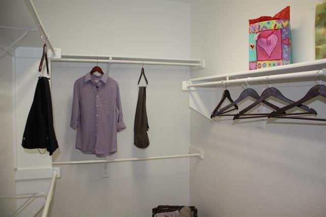 Building Photo - 2777 Cresent Lake Dr