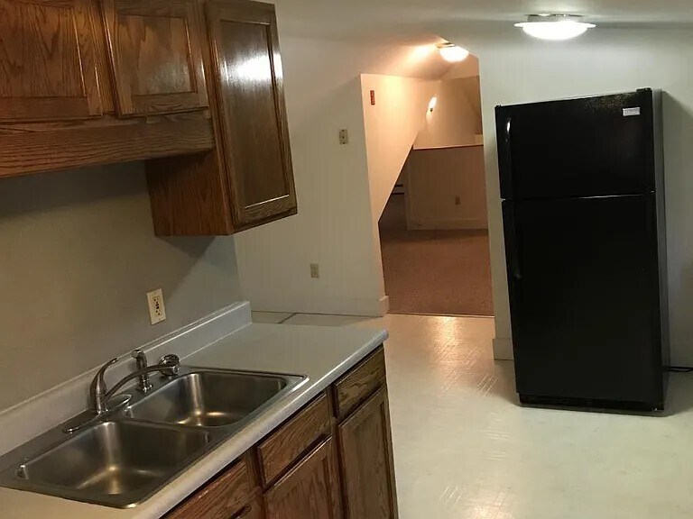 Building Photo - 87 Mawney St