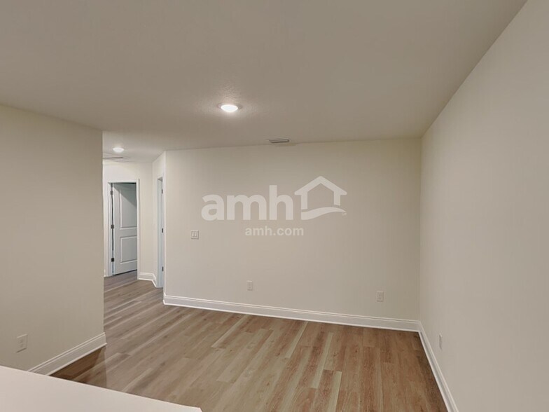 Building Photo - 5757 Oesterle Rd