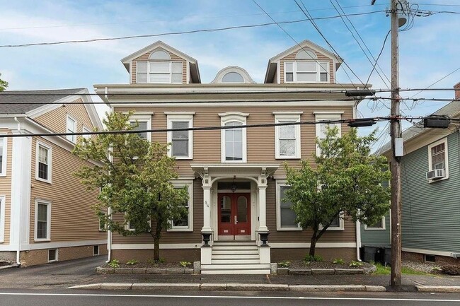 Building Photo - 314 Islington St