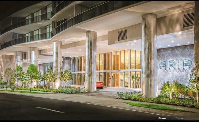 Building Photo - 488 NE 18th St