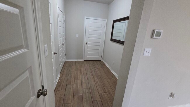 Building Photo - 232 Syrah Ct