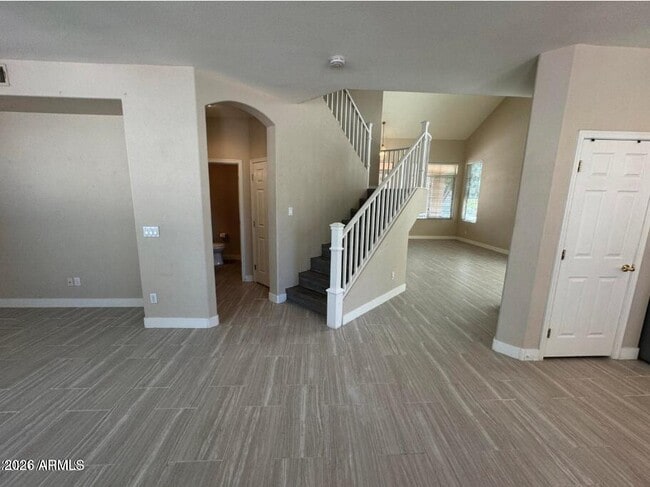 Building Photo - 1470 W Armstrong Way